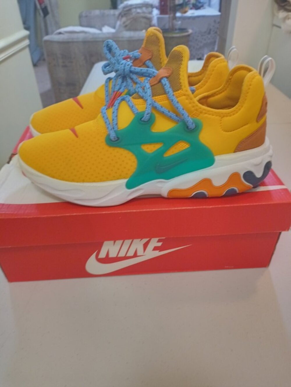 Size 10 Nike React Presto AV2605 701 Continental Breakfast OG Box EUC